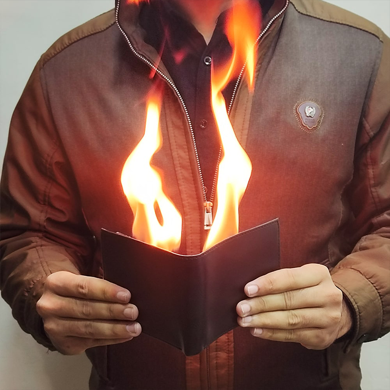 Fire Magic محفظة الاستثنائية